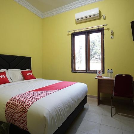 Oyo 2486 Bahana Guest House Manado Exterior photo