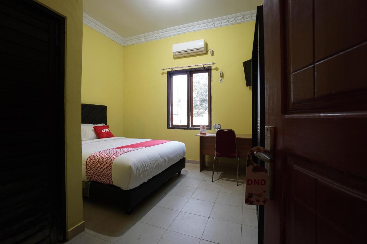 Oyo 2486 Bahana Guest House Manado Exterior photo