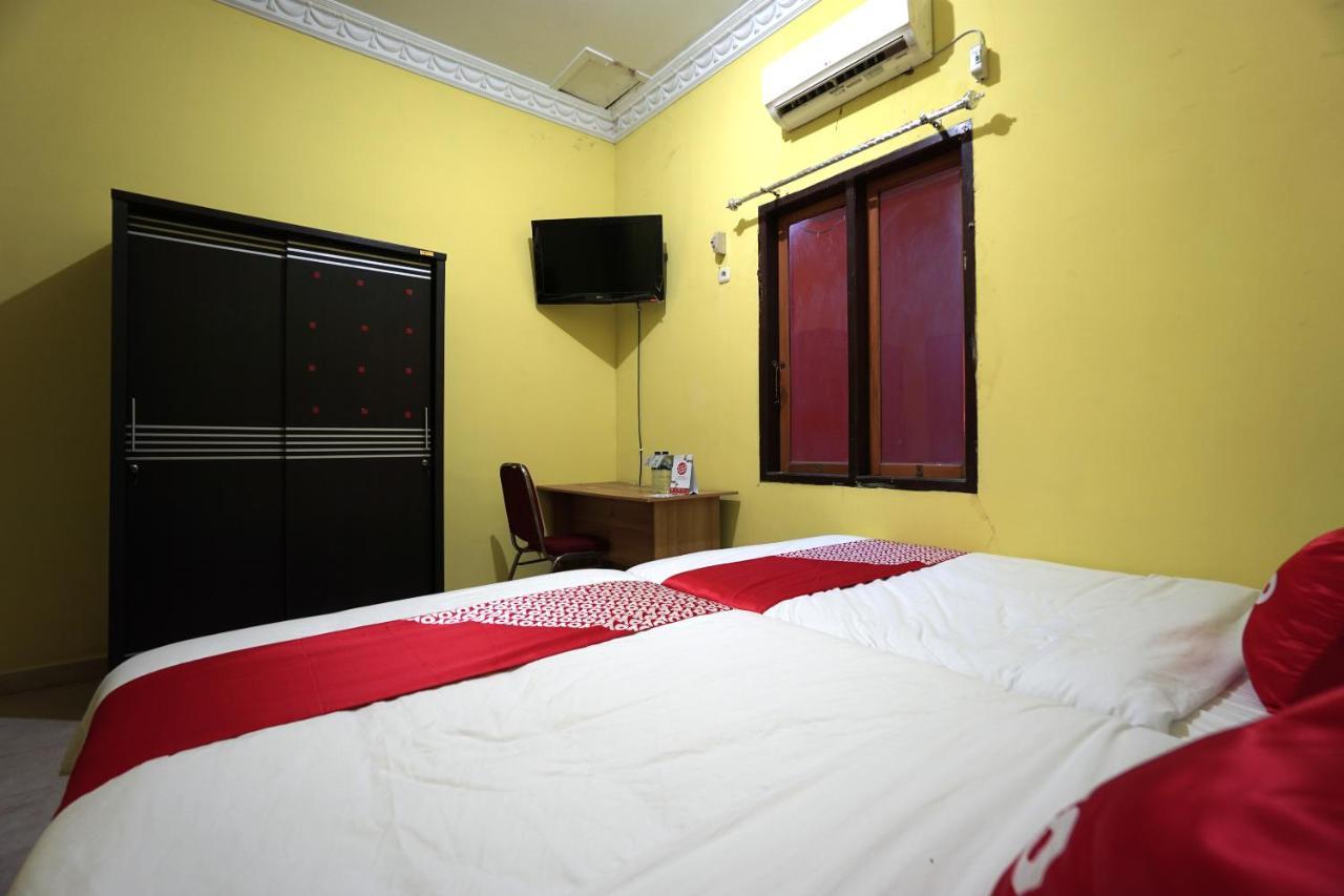 Oyo 2486 Bahana Guest House Manado Exterior photo