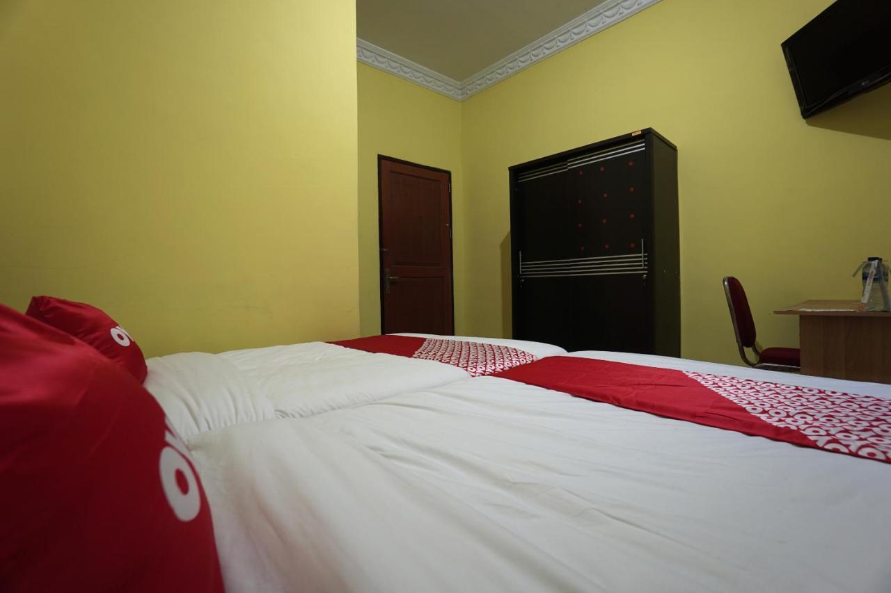 Oyo 2486 Bahana Guest House Manado Exterior photo
