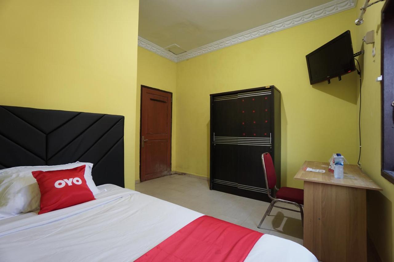 Oyo 2486 Bahana Guest House Manado Exterior photo